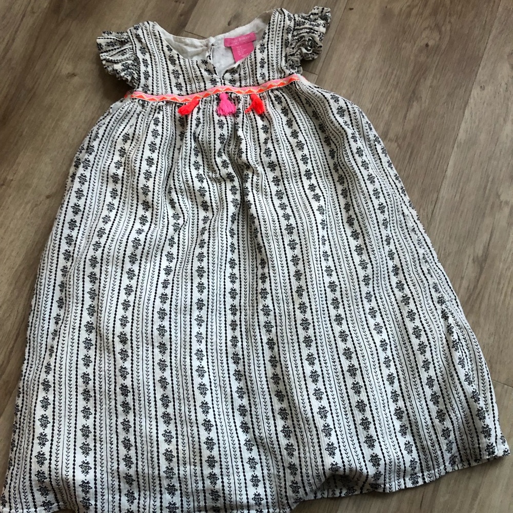 Isaac Mizrahi girls size 6 boho dress with tassels